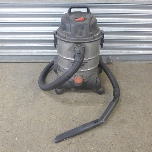 2099 - Shop vac vacuum cleaner