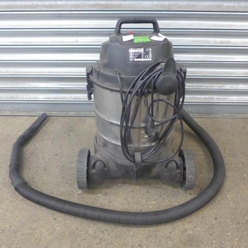 2099 - Shop vac vacuum cleaner