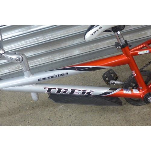 Trek tag along online bike