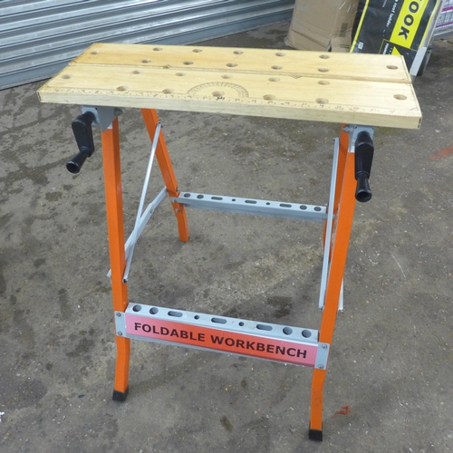 2241 - 2 Foldable work benches