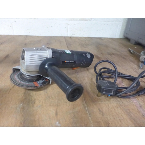 2249 - A Black & Decker 4½