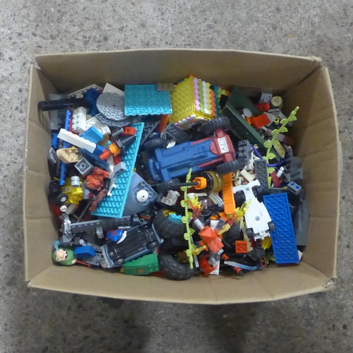 2336 - A box of Lego