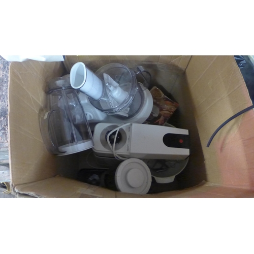 2366 - A Kenwood Chef mixer  (A901) and Morphy Richards blender