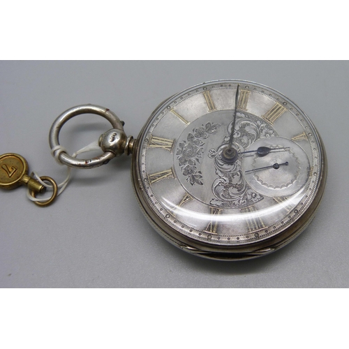 1001 - A silver cased fusee pocket watch, with key, the case hallmarked London 1864