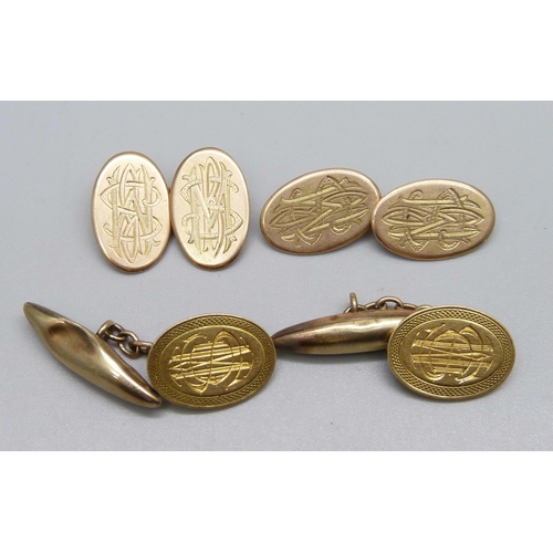 1007 - A pair of 15ct gold cufflinks, Birmingham 1905, 8.7g, and one other pair of cufflinks, oval sides ma... 