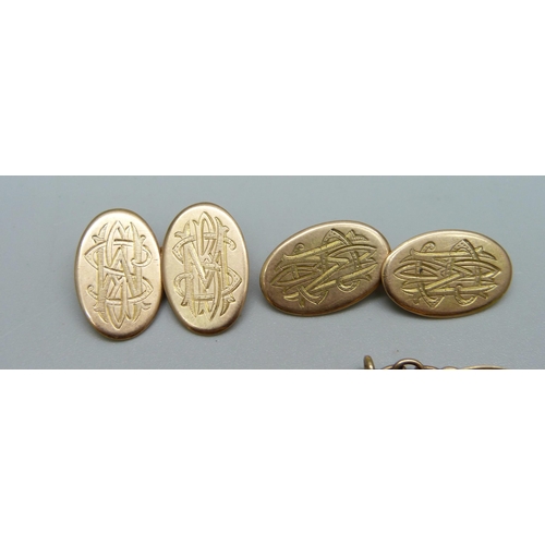 1007 - A pair of 15ct gold cufflinks, Birmingham 1905, 8.7g, and one other pair of cufflinks, oval sides ma... 