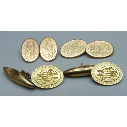 1007 - A pair of 15ct gold cufflinks, Birmingham 1905, 8.7g, and one other pair of cufflinks, oval sides ma... 