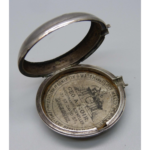 1021 - A silver pair cased pocket watch, Chester 1890, and a silver cased Waltham pocket watch