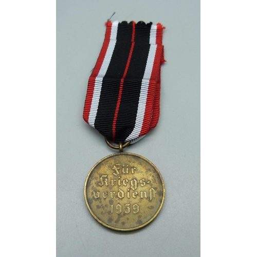 1030 - A German WWII War Merit medal