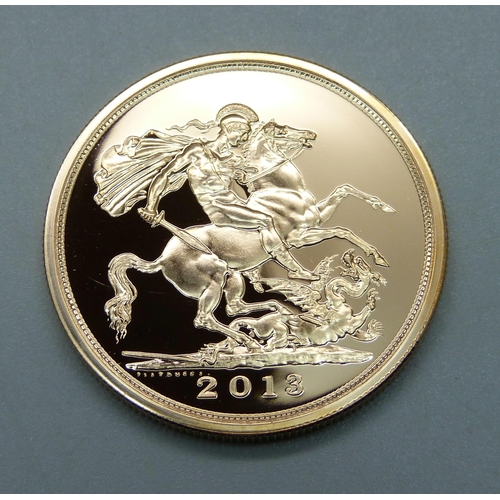 1040 - The Royal Mint, 2013 Sovereign Collection, Brilliant Uncirculated £5, 066