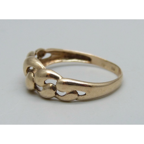 1048 - A 9ct gold ring, 1.6g, Q