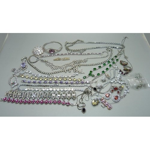 1051 - A collection of paste set jewellery