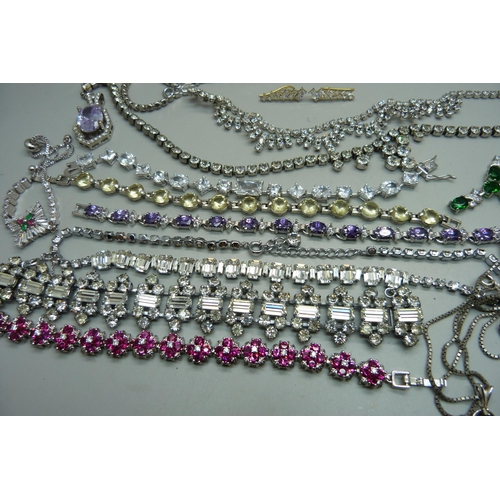 1051 - A collection of paste set jewellery