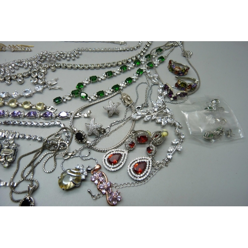 1051 - A collection of paste set jewellery