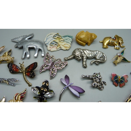 1053 - Thirty animal and butterfly brooches