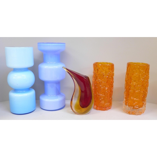 601 - A pair of Whitefriars bark effect tangerine glass vases, two modernist glass vases and a Murano glas... 