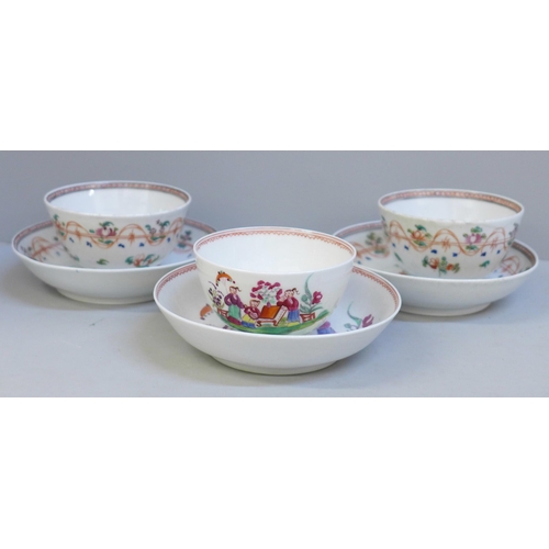 623 - A pair of New Hall tea bowls and saucers, and a New Hall chinoiserie tea bowl and saucer, all late 1... 