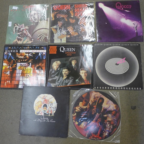 661 - Eight Queen LP records including one German