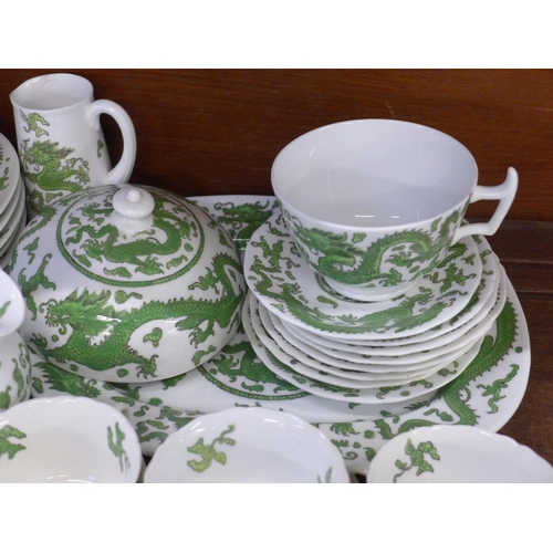 677 - Coalport Green Dragon tea and dinnerwares and a Royal Worcester Green Dragon dish **PLEASE NOTE THIS... 