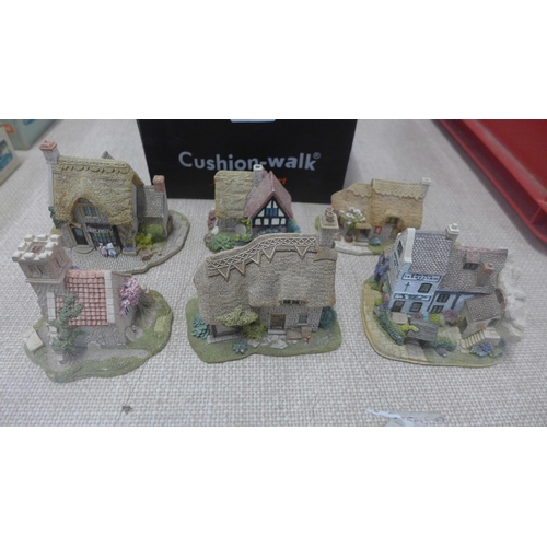 700F - Six Lilliput Lane cottages, Wade Whimsies and two 1937 Coronation handkerchiefs **PLEASE NOTE THIS L... 