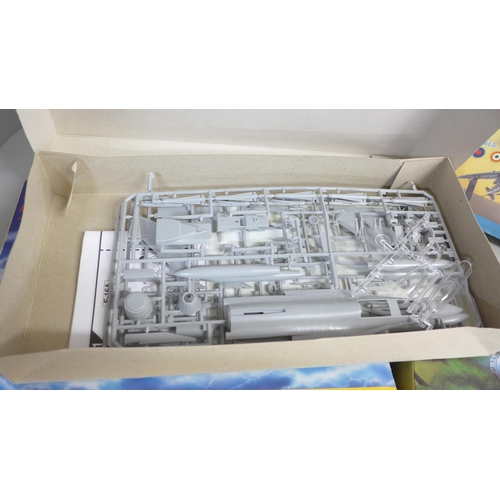 771 - Four model kits, Sea Harrier, Fighting Falcon and two others