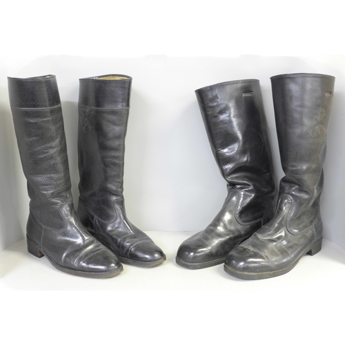 806 - Two pairs of cavalrymen's boots