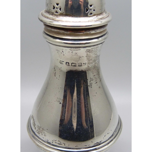 816 - A silver sifter/sugar shaker, Birmingham 1911, 138g