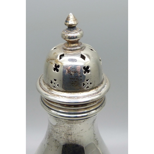 816 - A silver sifter/sugar shaker, Birmingham 1911, 138g