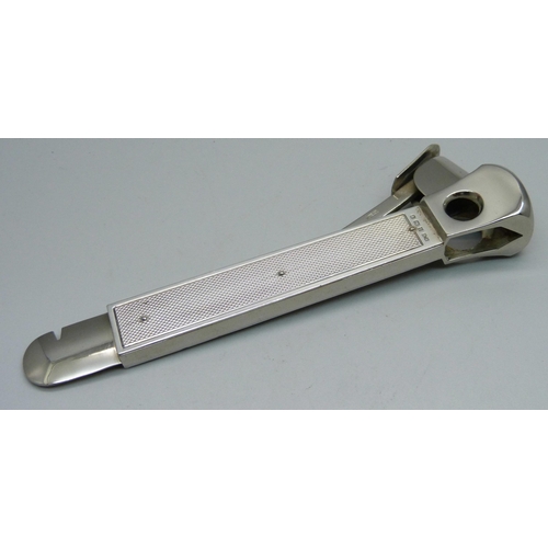 835 - A large silver cigar cutter, engine turned finish, Birmingham 1962, 15cm, 122g