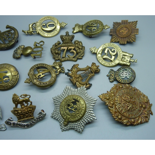 852 - Victorian British Army cap badges