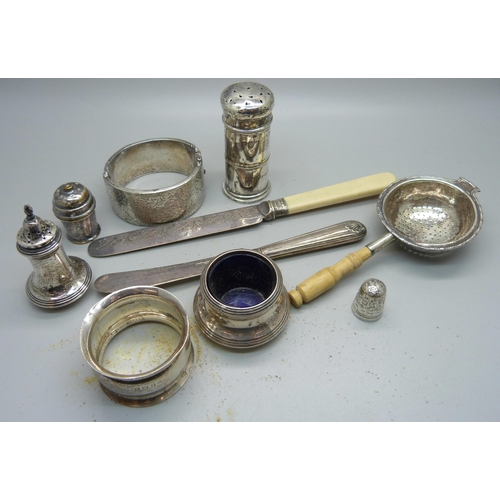 859 - A collection of silver items including silver bangle, weighable silver 129g and some silver plate