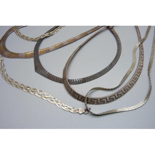 903 - Five silver necklaces and a silver bracelet, 115g