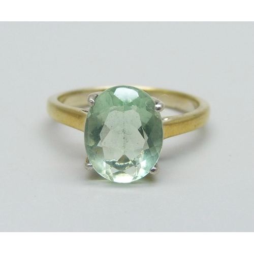 915 - A silver gilt and green prasiolite ring, L