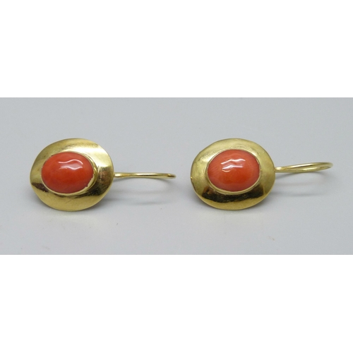 937 - A pair of 18ct gold, faceted coral earrings, 4.1g