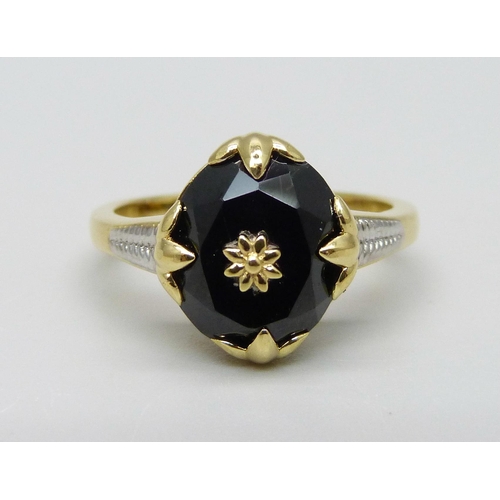 943 - A silver gilt, black spinel Midas ring, P, with certificate