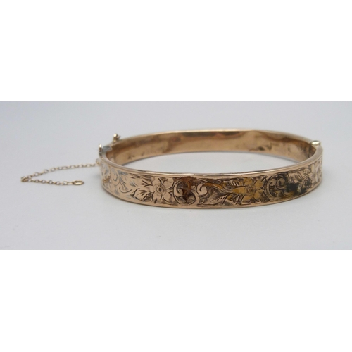 946 - A 9ct gold bangle, a/f, 12.8g