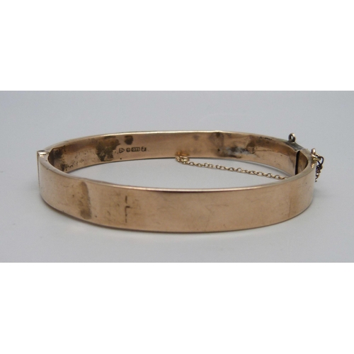 946 - A 9ct gold bangle, a/f, 12.8g