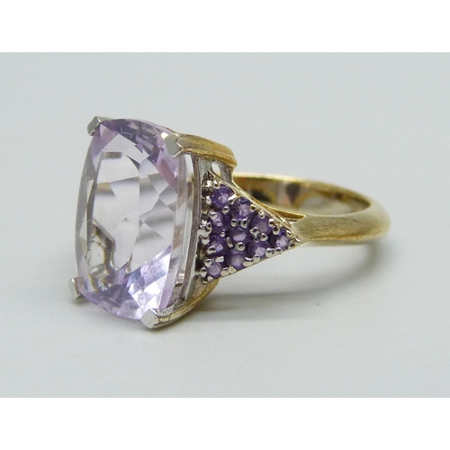 966 - A silver gilt Rose de France amethyst ring, N