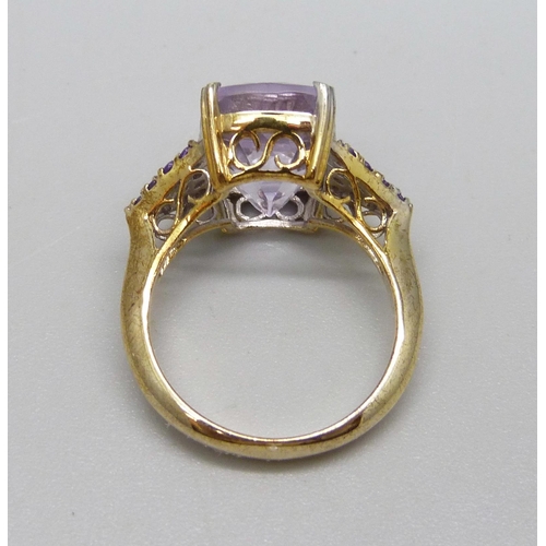 966 - A silver gilt Rose de France amethyst ring, N