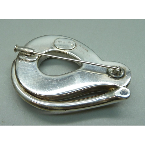 970 - A vintage Mikal-Jon Bayanihan sterling silver brooch