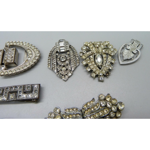 977 - Paste set dress clips, brooch, etc.