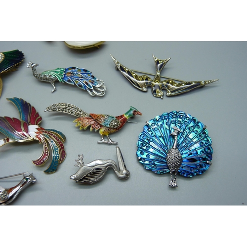 982 - Twelve brooches, one a/f