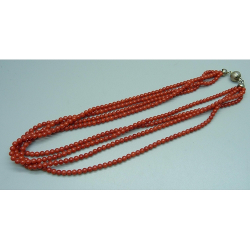 994 - A coral necklace