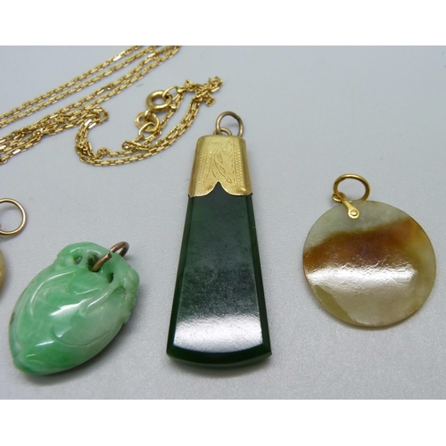 995 - Five jade pendants and one 18ct gold chain, chain 2.3g