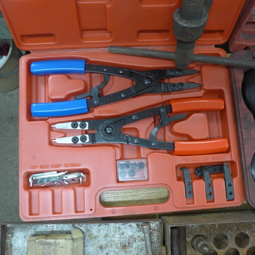 2063 - A quantity of brake servicing tools including an MTD brake caliper service set, a Worth windback pis... 