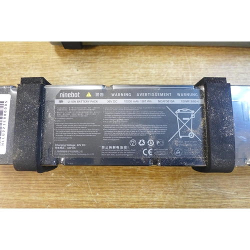 2164 - 2 E-scooter batteries, (Ninebolt 36v)