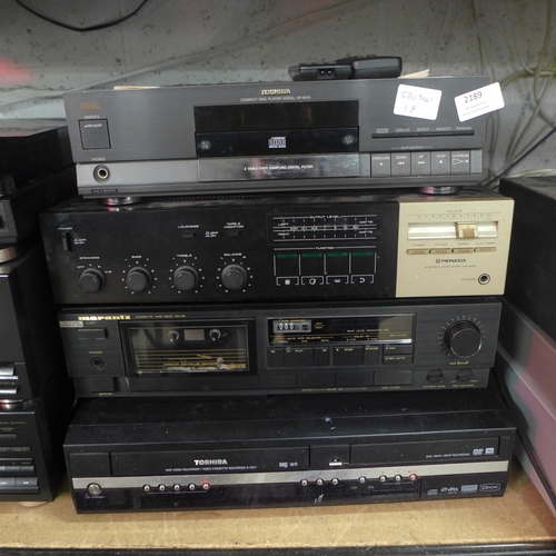 2189 - A quantity of stereo items; Toshiba CD player (XR-9219), a Pioneer stereo amplifier (SA-530), Marant... 