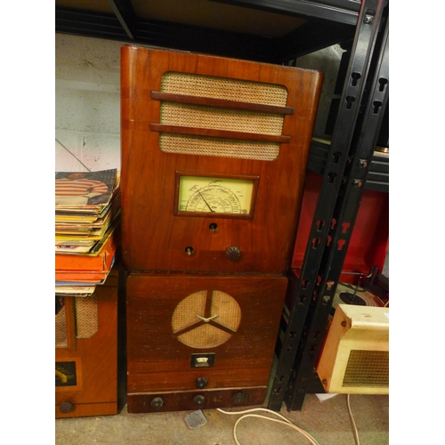 2194 - 2 Vintage radios