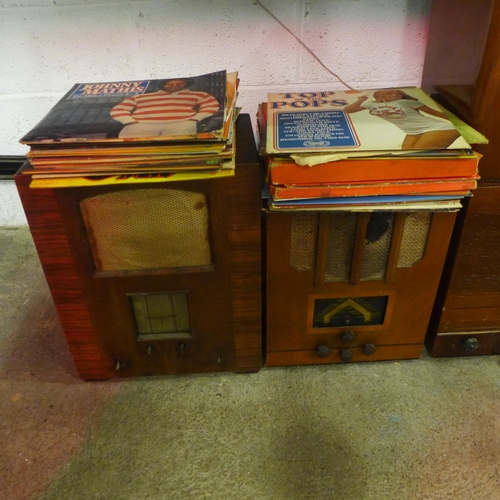 2195 - 2 Vintage radios and a bundle of LPs