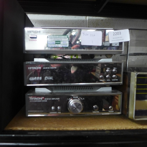 2203 - A stereo lot including Hitachi CDI MP3 player, Hitachi DAB/FM, Hitachi amplifier - with speakers